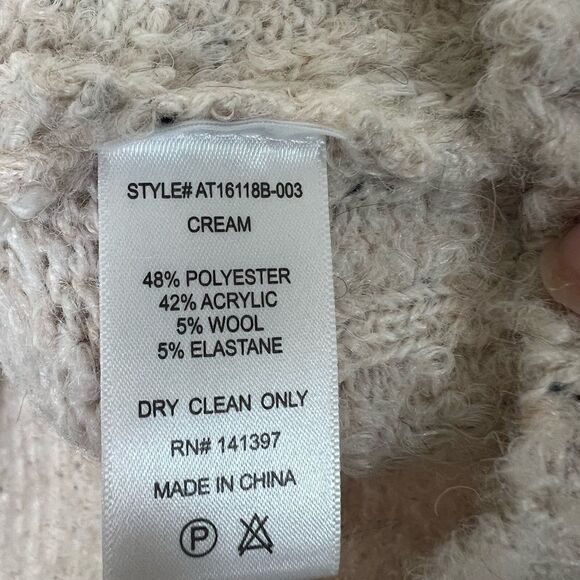 Astr Cream Long Sleeve Fuzzy Boucle Wool Blend Faux Wrap Sweater Size Large - Picture 10 of 10